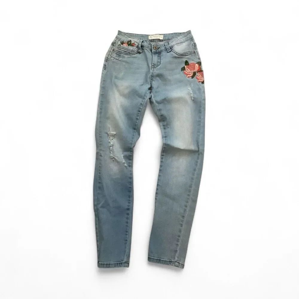 Angel Kiss Embroidered Skinny Jeans Size 1